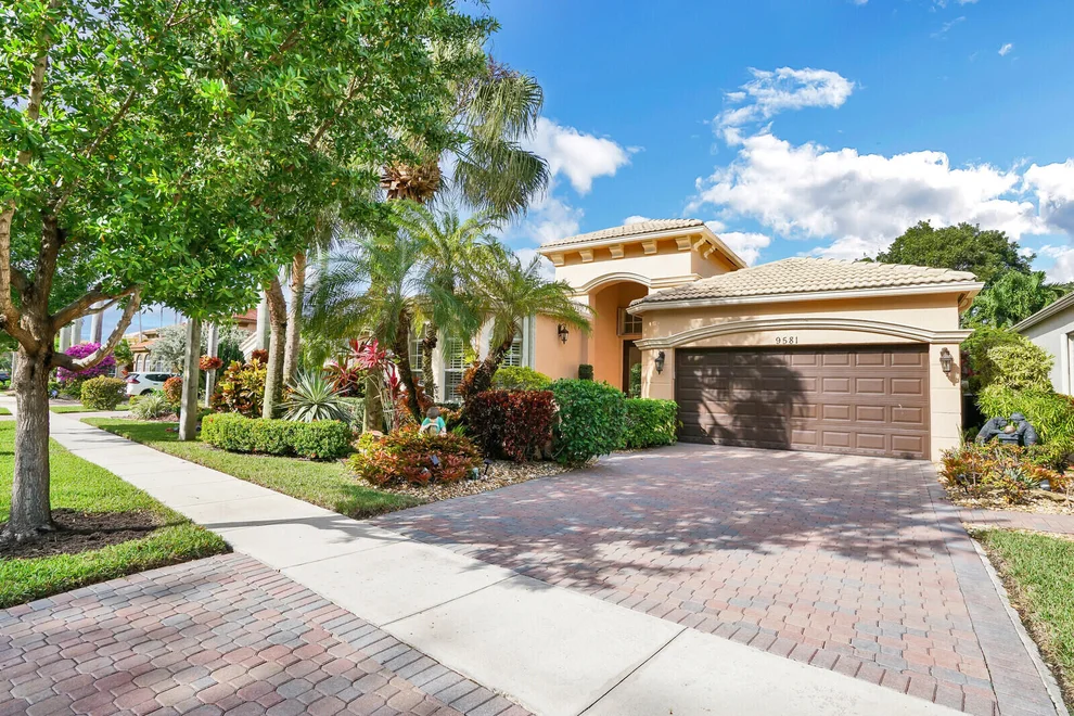 Unit for sale at 9581 Via Grande W, Wellington, FL 33411