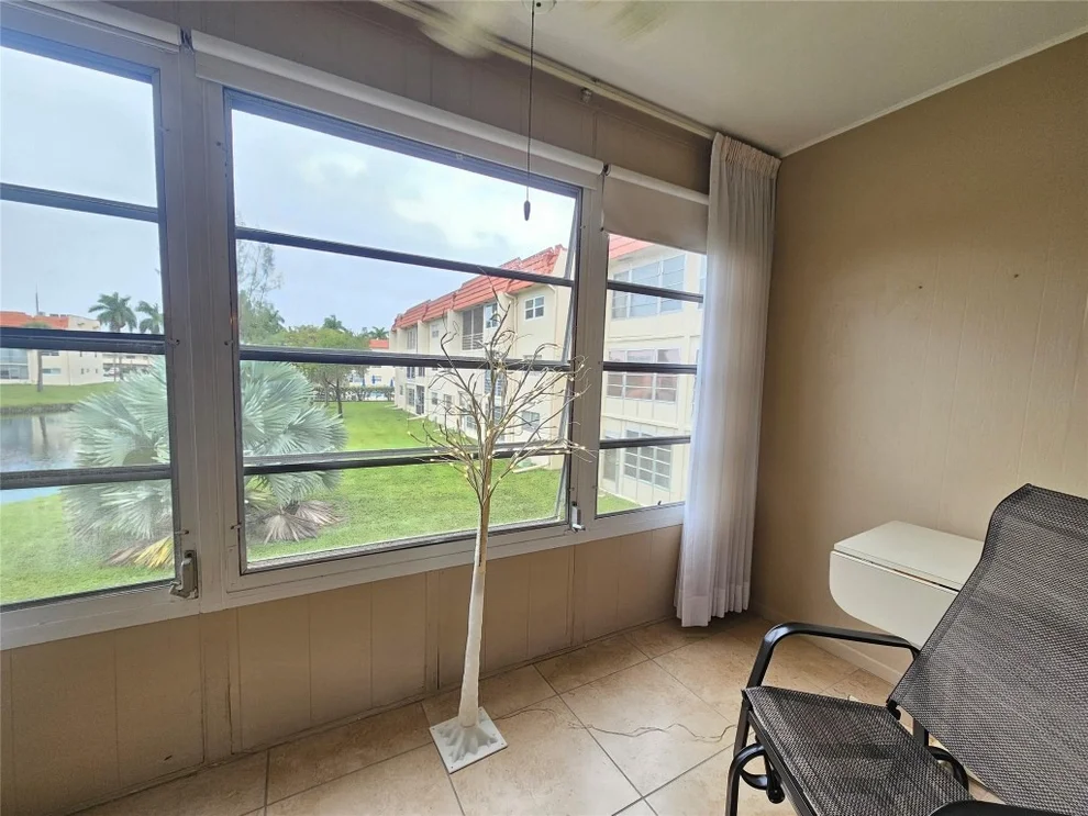 Unit for sale at 3071 E Sunrise Lakes Drive, Sunrise, FL 33322