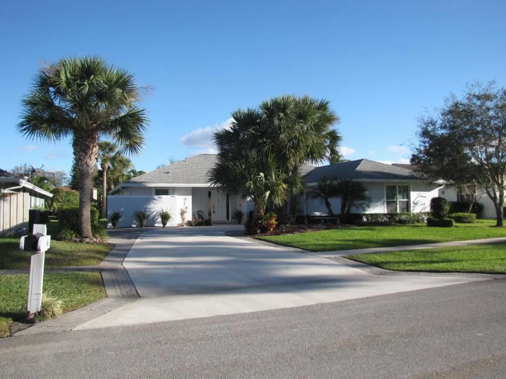 Unit for sale at 896 Lemongrass Lane, Wellington, FL 33414