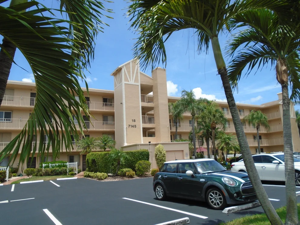 Unit for sale at 7145 Huntington Lane, Delray Beach, FL 33446