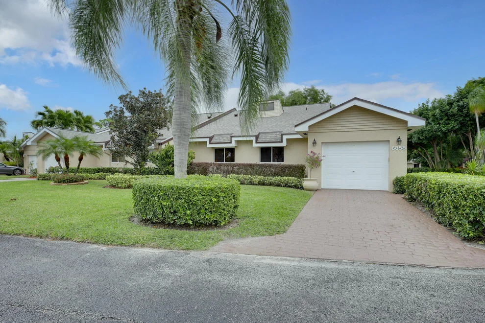 Unit for sale at 6858 Fountains Circle, Lake Worth, FL 33467