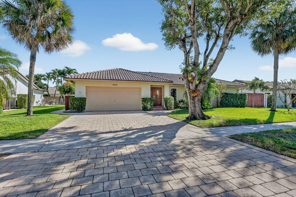 Unit for sale at 1966 SW 8th Avenue, Boca Raton, FL 33486