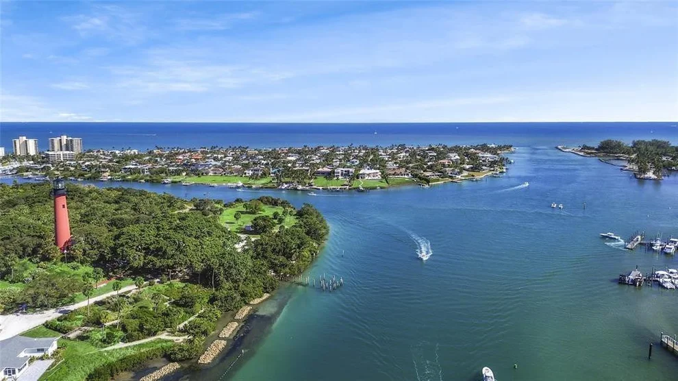 Unit for sale at 300 N Highway A1a, Jupiter, FL 33477