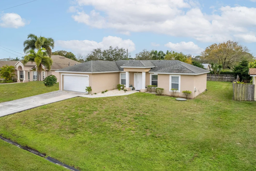 Unit for sale at 216 SE Eyerly Avenue, Port St Lucie, FL 34983
