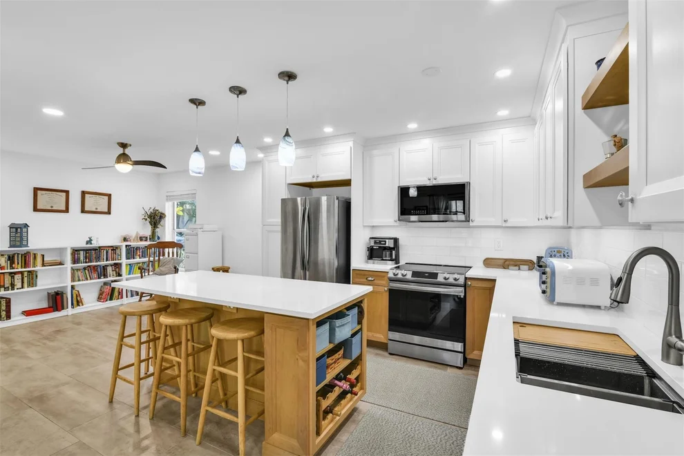 Unit for sale at 843 NW 98th Avenue, Plantation, FL 33324