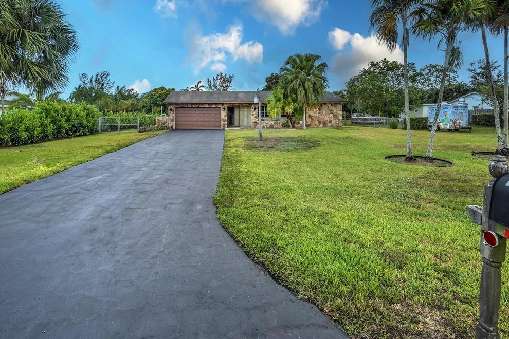 Unit for sale at 4977 SW 111th Terrace, Davie, FL 33328