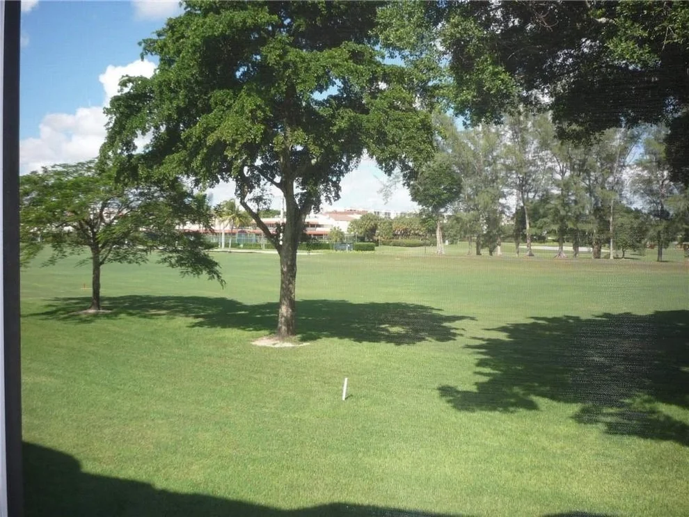 Unit for sale at 9300 N Hollybrook Lake Drive, Pembroke Pines, FL 33025