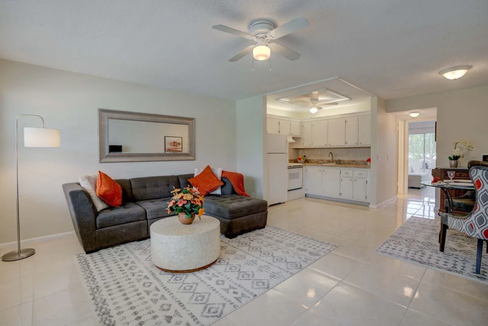 Unit for sale at 270 Windsor L, West Palm Beach, FL 33417