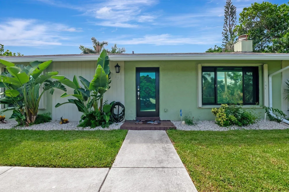 Unit for sale at 737 NW 3rd Avenue, Boca Raton, FL 33432