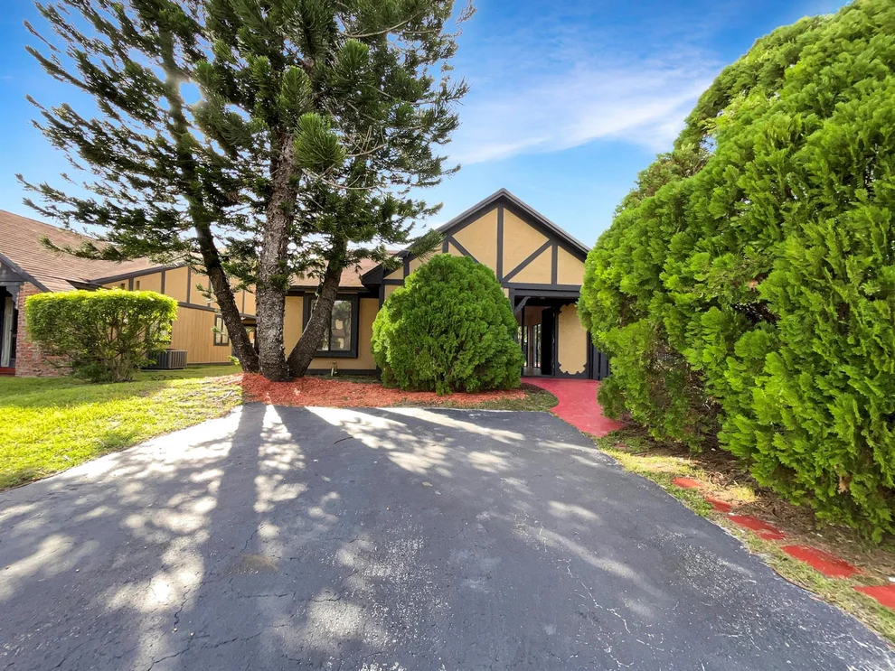 Unit for sale at 4446 NW 92nd Way, Sunrise, FL 33351