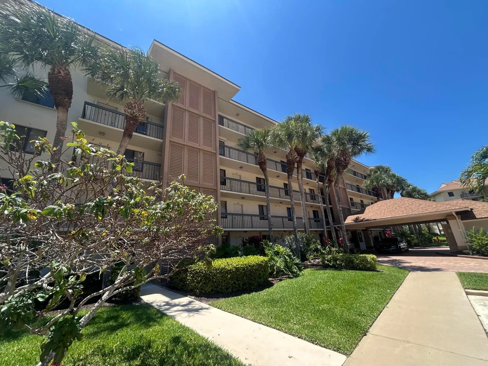 Unit for sale at 1901 Marina Isle Way, Jupiter, FL 33477