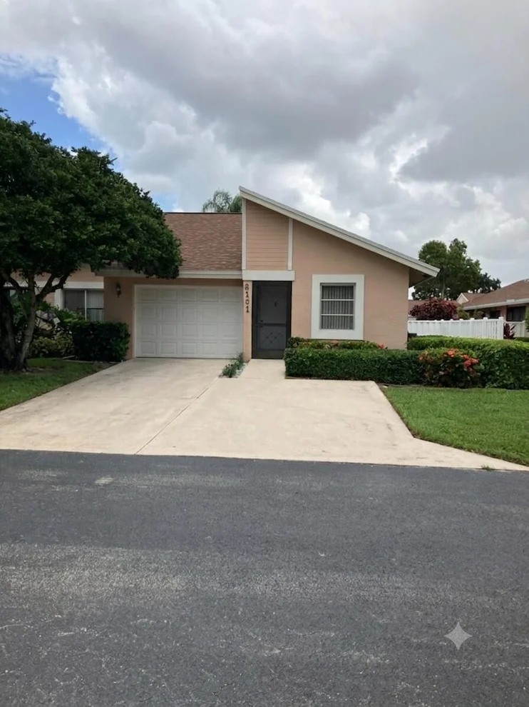 Unit for sale at 8101 Sweetbriar Way, Boca Raton, FL 33496