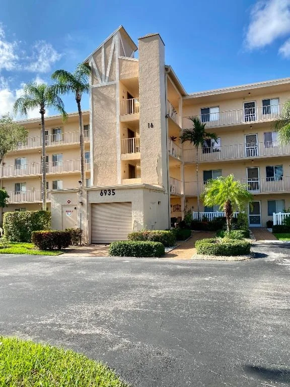 Unit for sale at 6935 Huntington Lane, Delray Beach, FL 33446