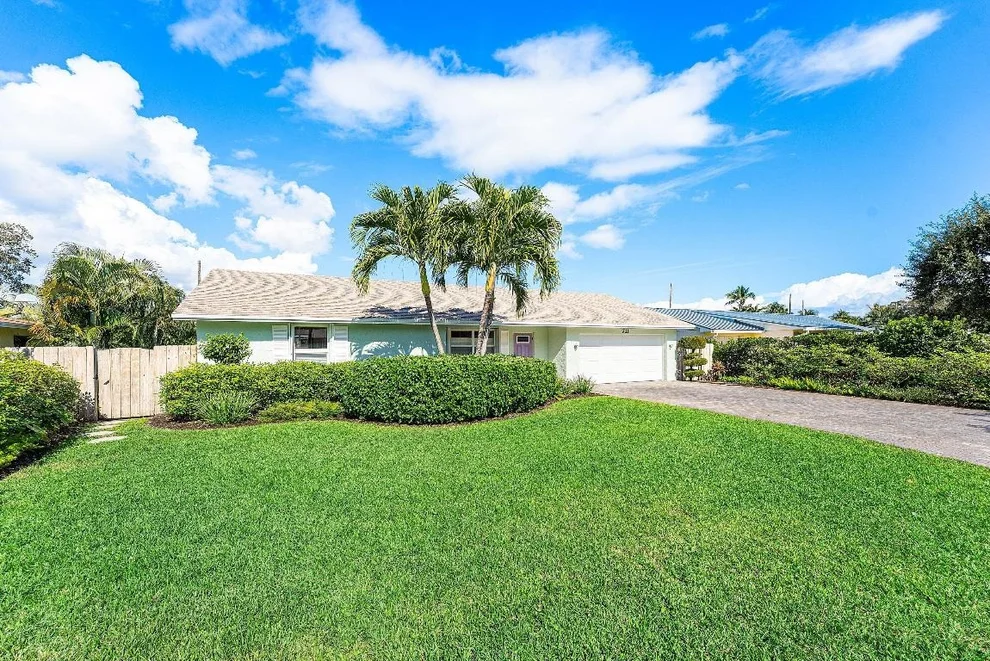 Unit for sale at 711 SW 27th Terrace, Boynton Beach, FL 33435