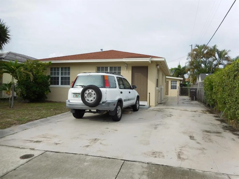 Unit for sale at 5009 Garden Avenue, West Palm Beach, FL 33405