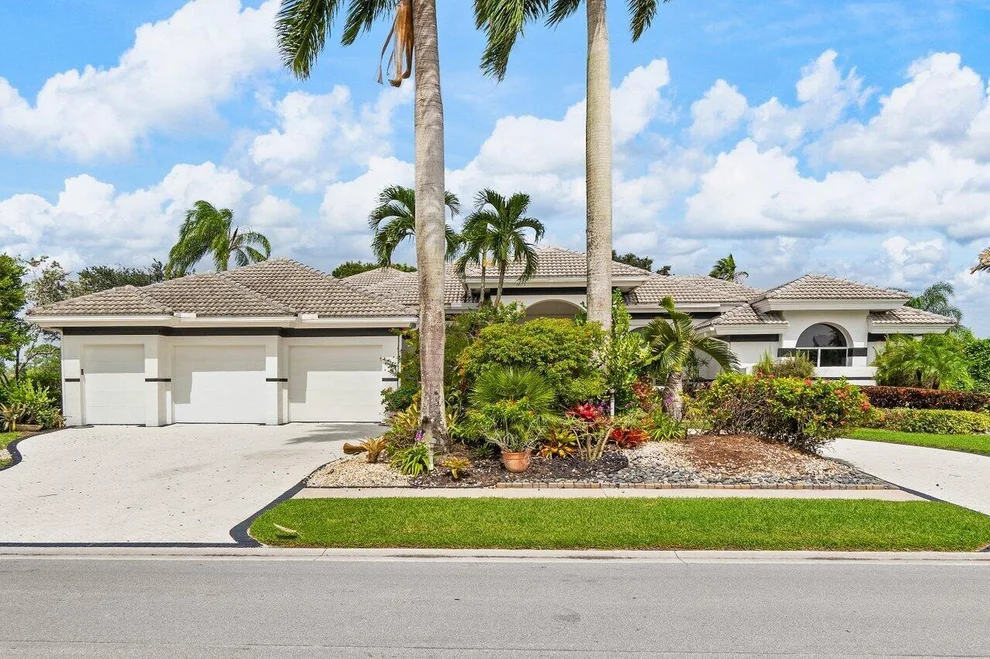 Unit for sale at 4148 Bocaire Boulevard, Boca Raton, FL 33487