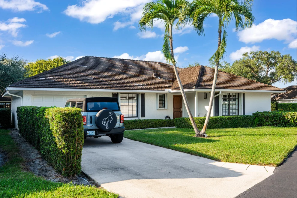 Unit for sale at 11340 Briarwood Place, North Palm Beach, FL 33408