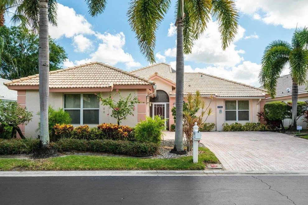 Unit for sale at 2708 Pointe Circle, Greenacres, FL 33413