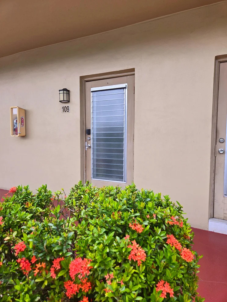 Unit for sale at 5071 W OAKLAND PARK Boulevard, Lauderdale Lakes, FL 33313