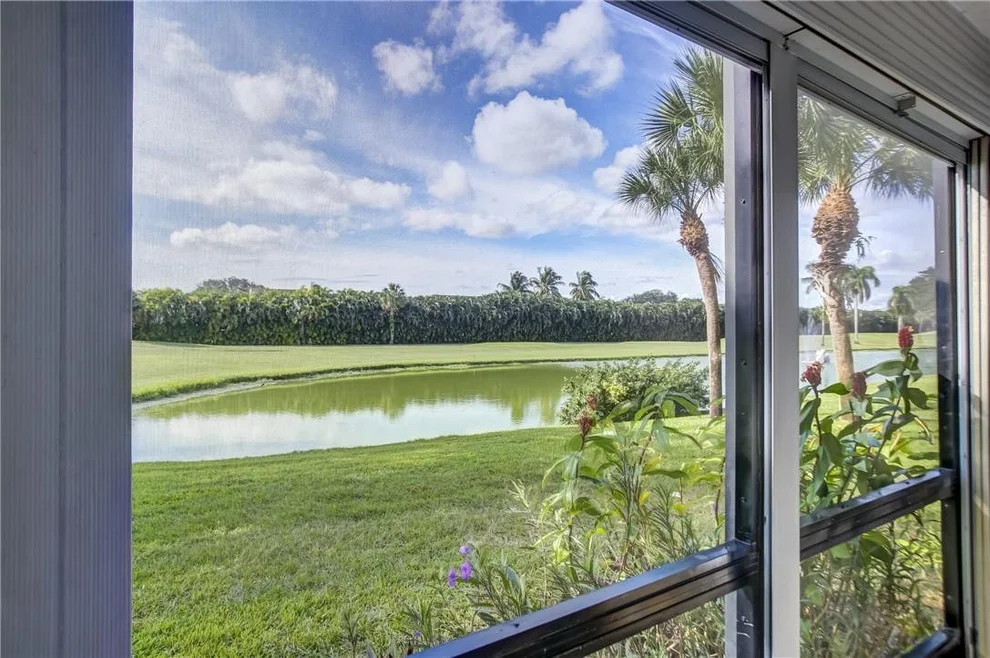 Unit for sale at 9811 N Hollybrook Lake Drive, Pembroke Pines, FL 33025