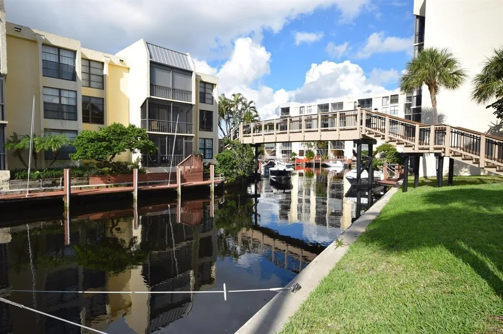 Unit for sale at 2 Royal Palm Way, Boca Raton, FL 33432