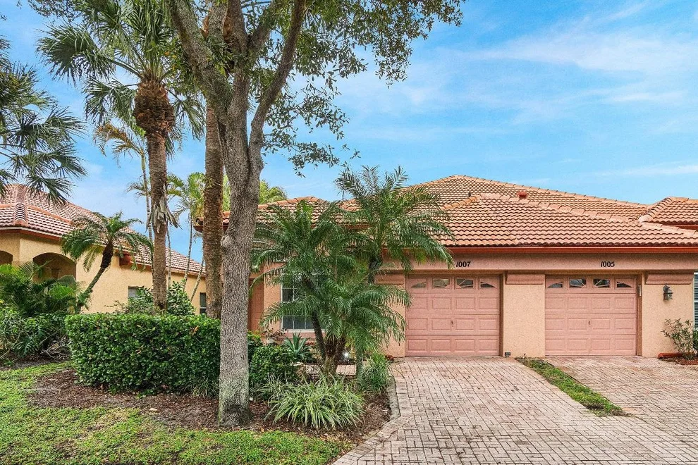 Unit for sale at 1007 Via Jardin, Riviera Beach, FL 33418