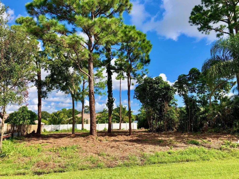 Unit for sale at 525 SW Twig Avenue, Port St Lucie, FL 34983