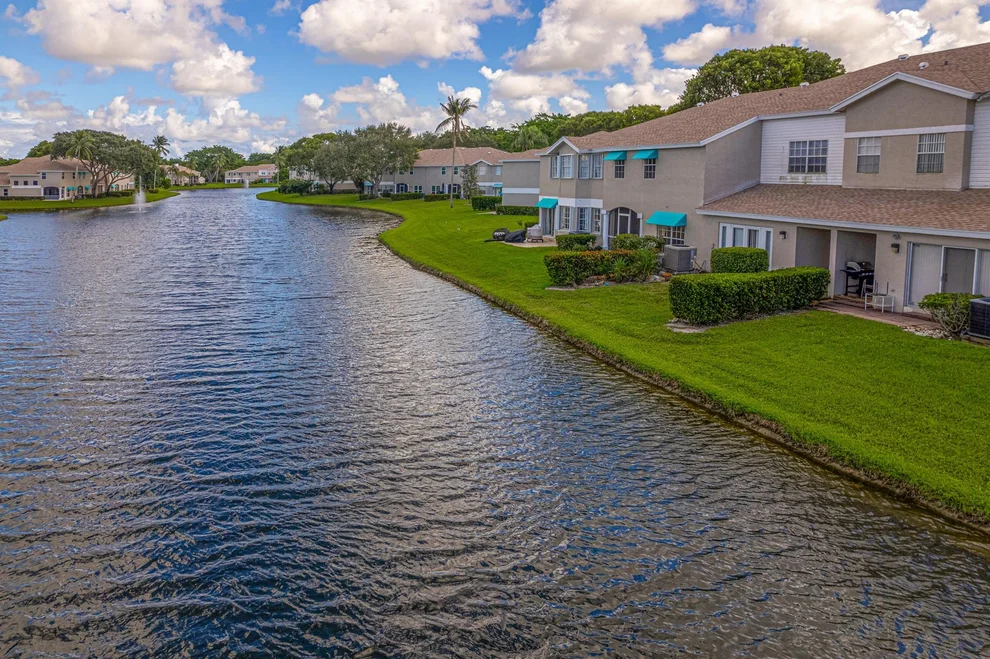 Unit for sale at 9203 Boca Gardens Circle S, Boca Raton, FL 33496