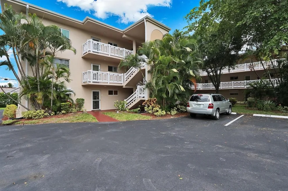 Unit for sale at 2687 Garden Drive N, Lake Worth, FL 33461