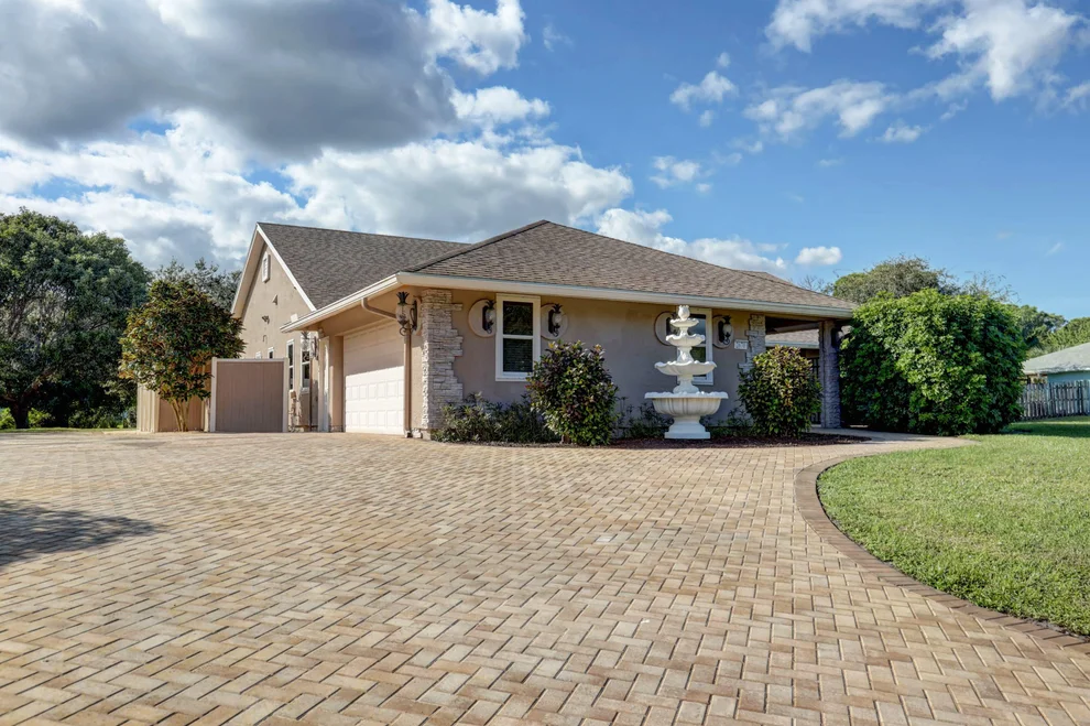 Unit for sale at 2670 NE Pinecrest Lakes Boulevard, Jensen Beach, FL 34957