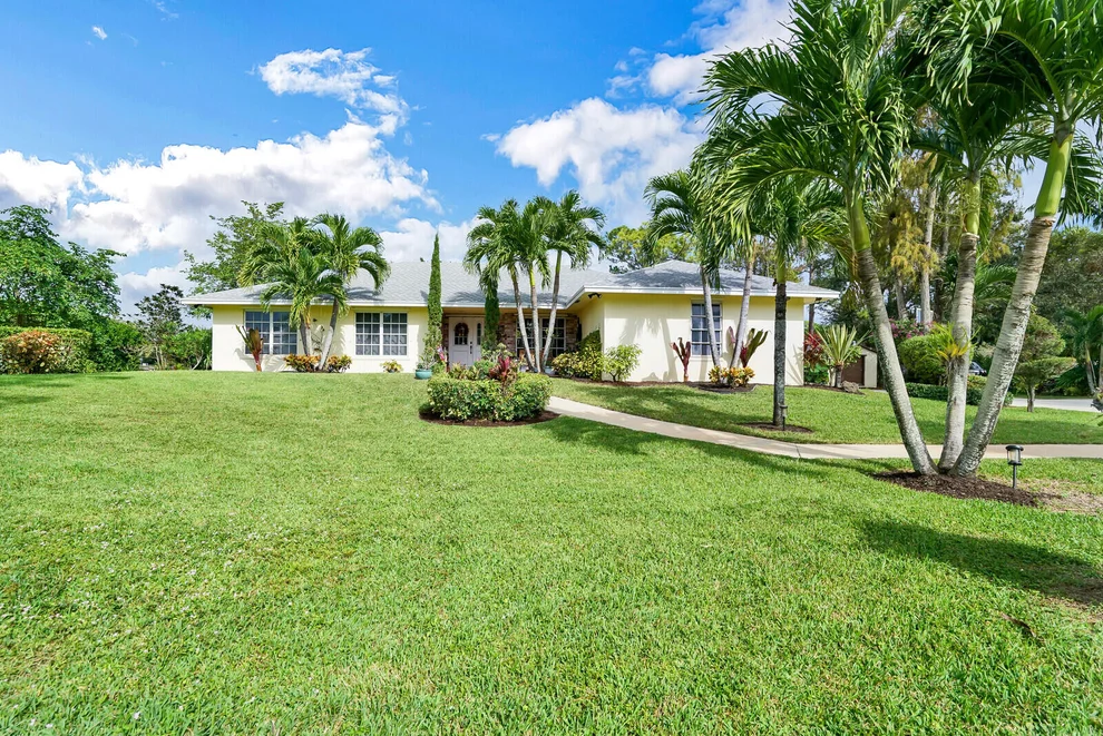 Unit for sale at 16789 E Brighton Drive, Loxahatchee, FL 33470