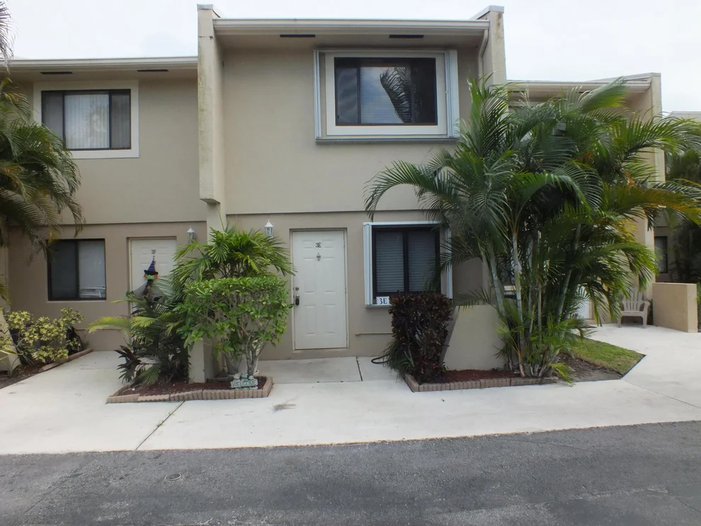 Unit for sale at 139 Sparrow Drive, Royal Palm Beach, FL 33411
