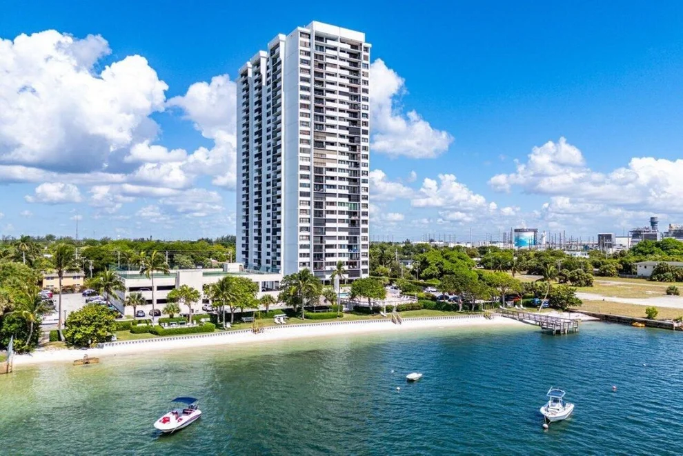 Unit for sale at 5600 N Flagler Drive, West Palm Beach, FL 33407