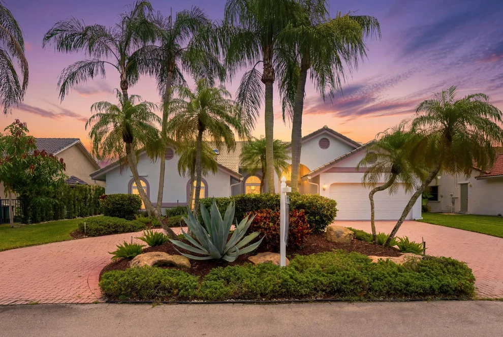 Unit for sale at 7710 NW 87th Avenue, Tamarac, FL 33321