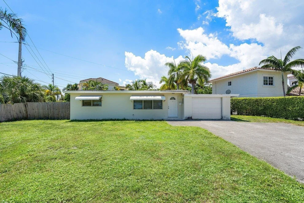 Unit for sale at 498 NE 6th Street, Boca Raton, FL 33432