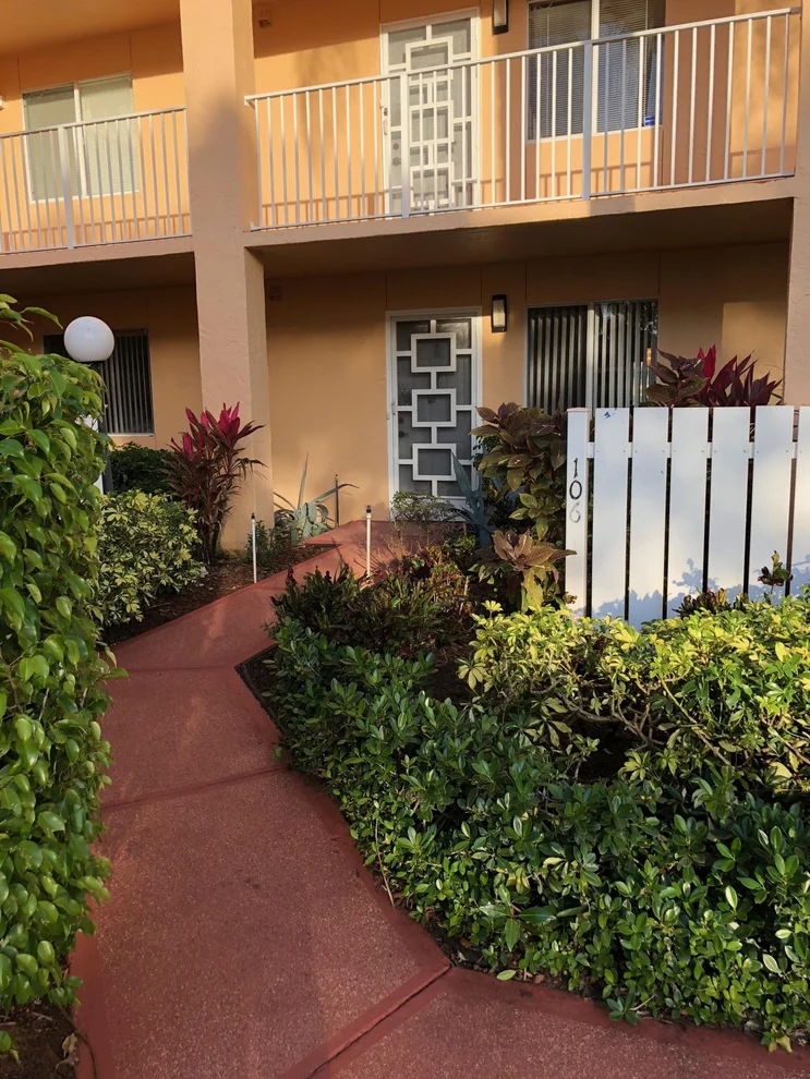 Unit for sale at 14096 Huntington Pointe Drive, Delray Beach, FL 33484