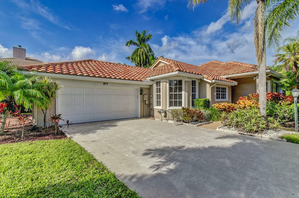 Unit for sale at 219 Woodsmuir Court, Palm Beach Gardens, FL 33418
