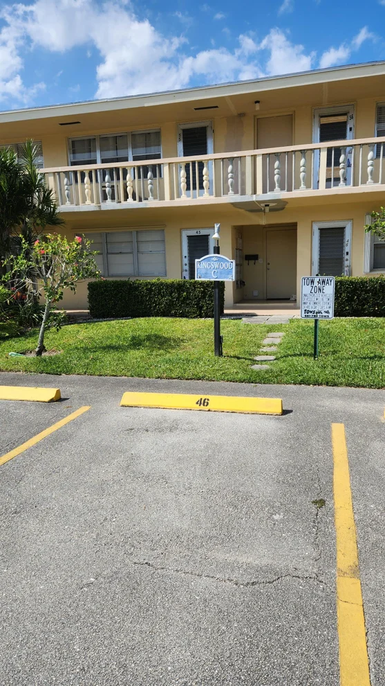 Unit for sale at 55 Kingswood C, West Palm Beach, FL 33417