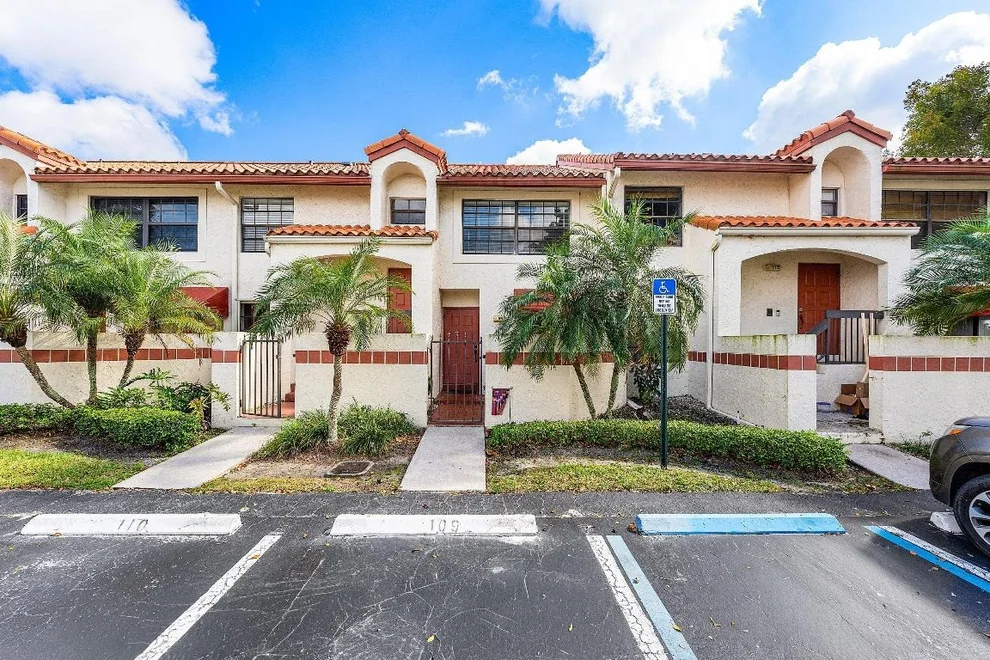 Unit for sale at 109 Liberty Court, Deerfield Beach, FL 33442