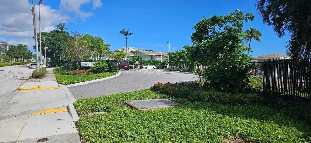 Unit for sale at 700 Horizons W, Boynton Beach, FL 33435