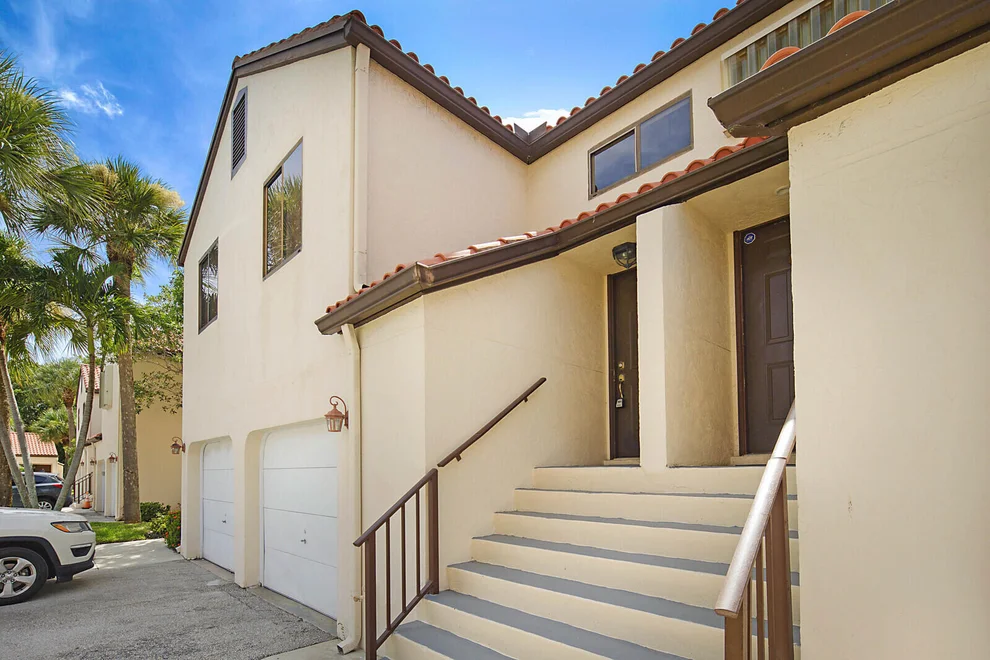 Unit for sale at 9 Vía De Casas Sur, Boynton Beach, FL 33426