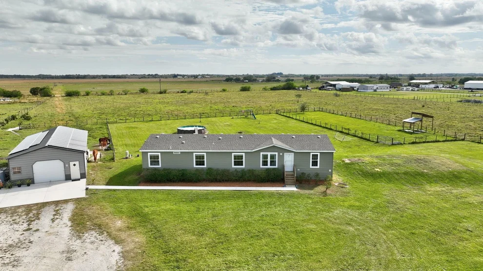 Unit for sale at 3274 NE 80th Avenue, Okeechobee, FL 34972