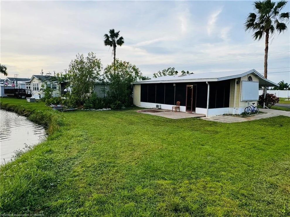 Unit for sale at 33 N Lakeside, Lake Placid, FL 33852