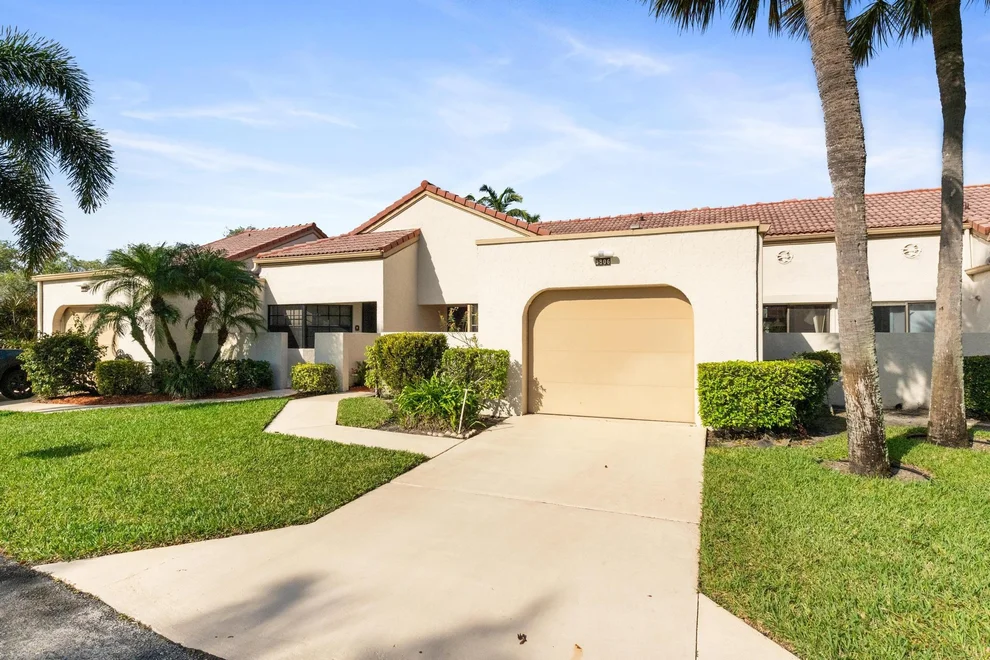Unit for sale at 5806 Parkwalk Circle W, Boynton Beach, FL 33472