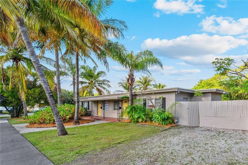 Unit for sale at 401 SE 22nd Street, Fort Lauderdale, FL 33316