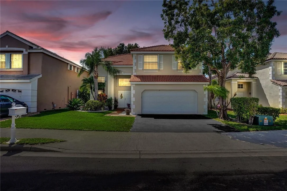Unit for sale at 250 Somerset Way, Weston, FL 33326
