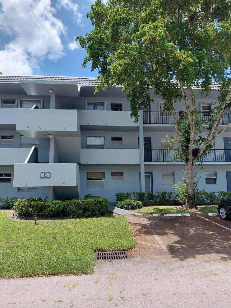 Unit for sale at 8350 SANDS POINT Boulevard, Tamarac, FL 33321
