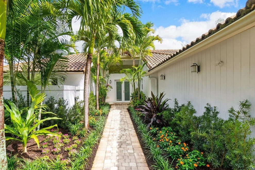 Unit for sale at 20 Oaks Lane, Boynton Beach, FL 33436