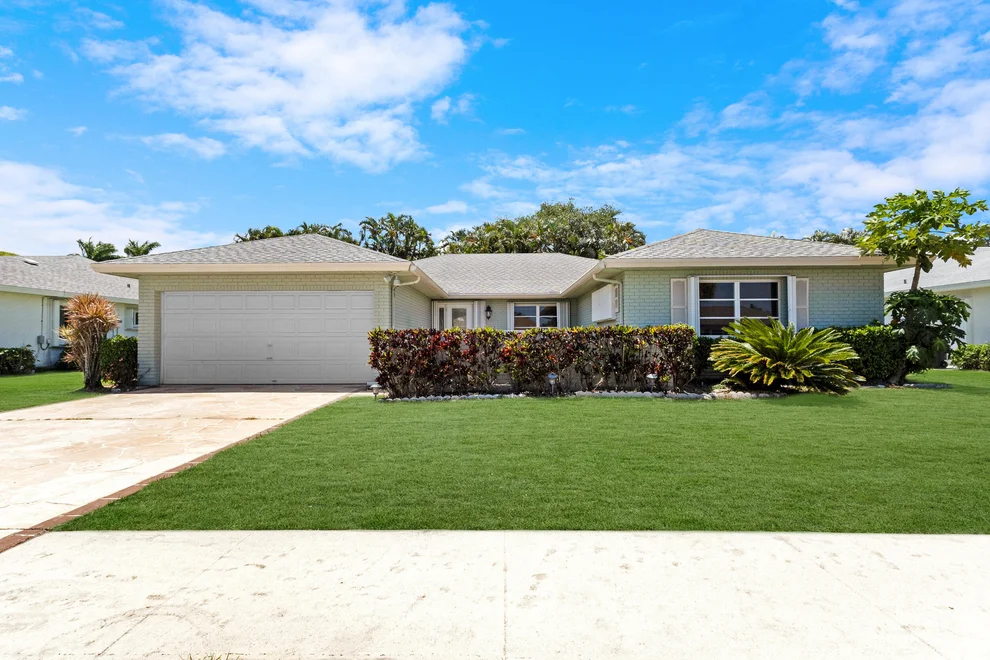 Unit for sale at 10911 Green Trail Drive S, Boynton Beach, FL 33436