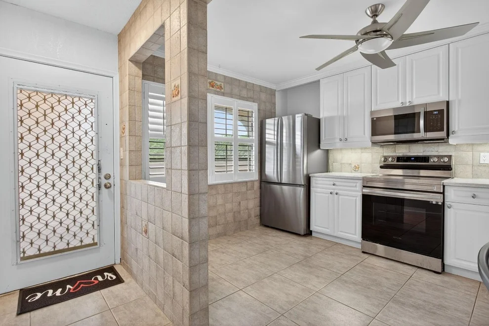 Unit for sale at 2301 Lucaya Lane, Coconut Creek, FL 33066